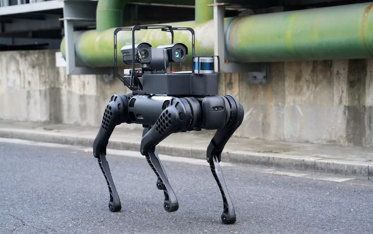 Vierbeiniger Roboterhund B1 von Unitree