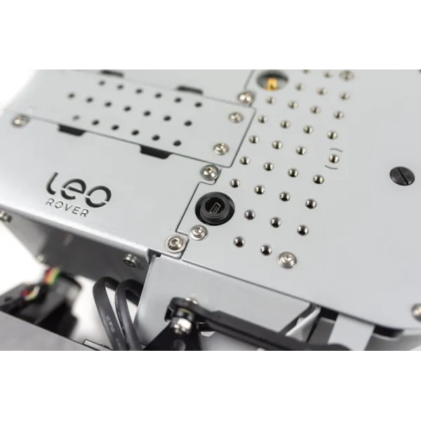 Leo Rover Developer Kit, mit 3D-Teilen und Raspberry Pi (ohne Roboterarm)