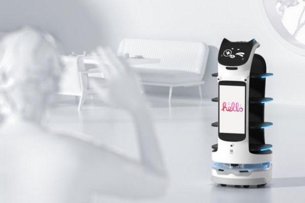 BellaBot Pro - Interaction multimodale