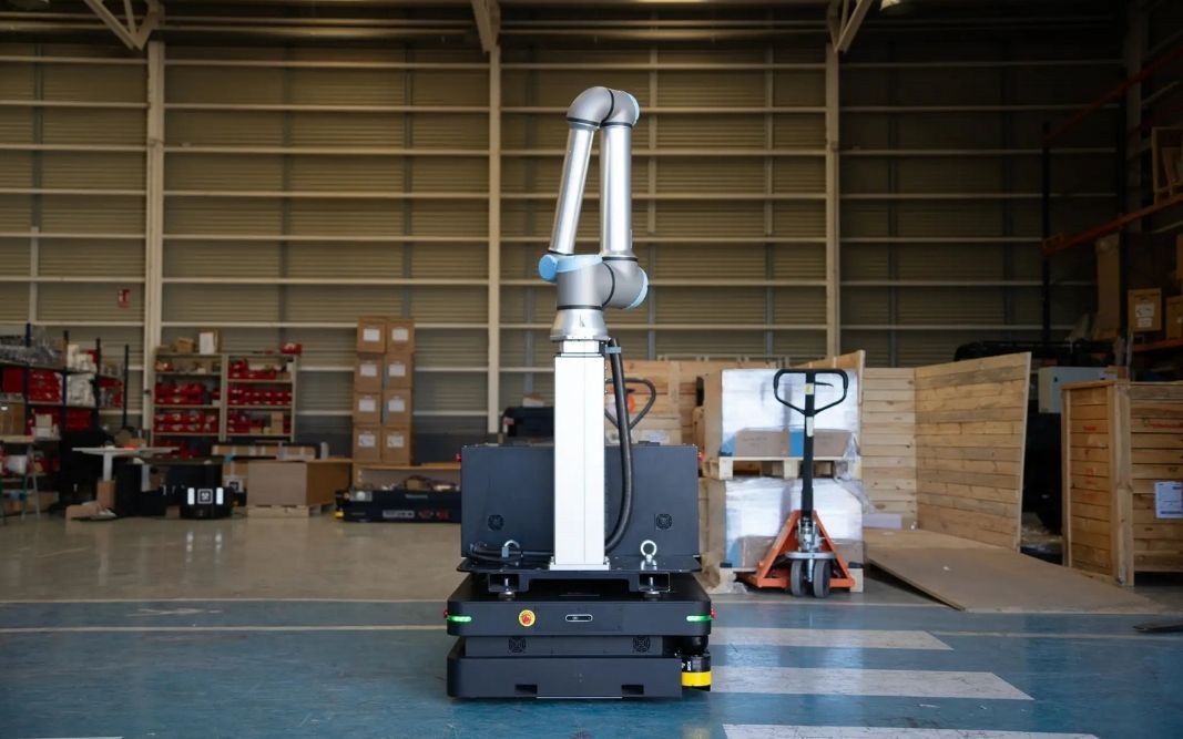 Indoor-Mobilmanipulator RB-ROBOUT+ - Robotnik