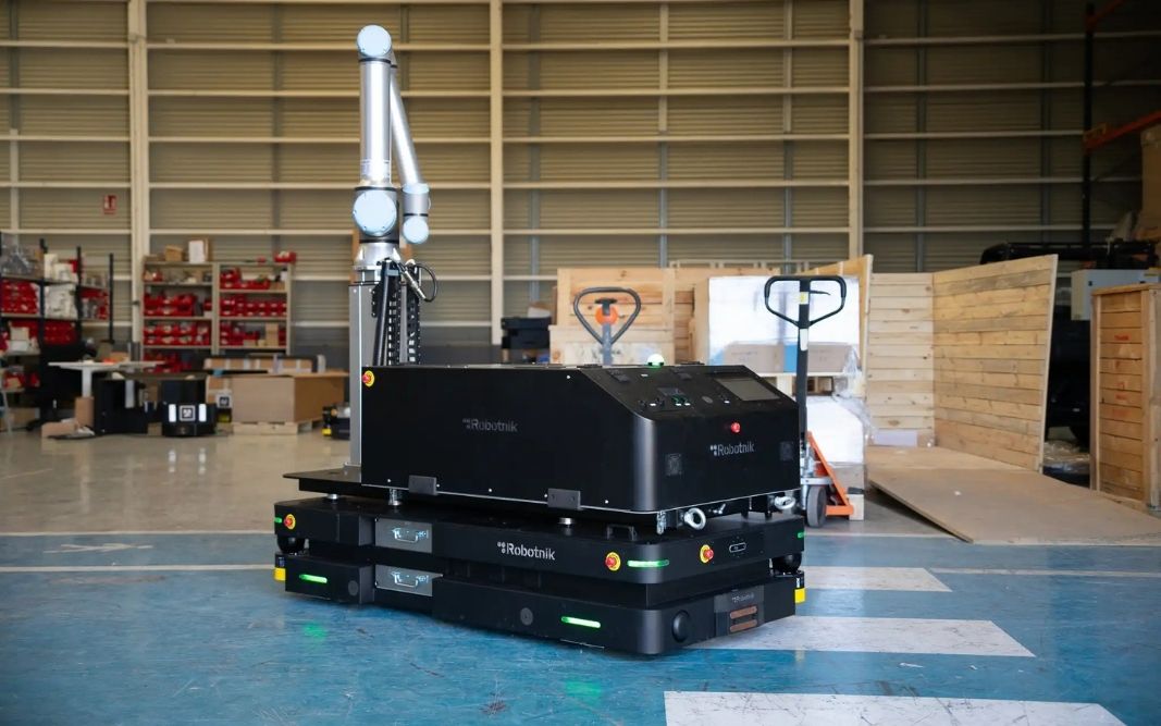 Indoor-Mobilmanipulator RB-ROBOUT+ - Robotnik