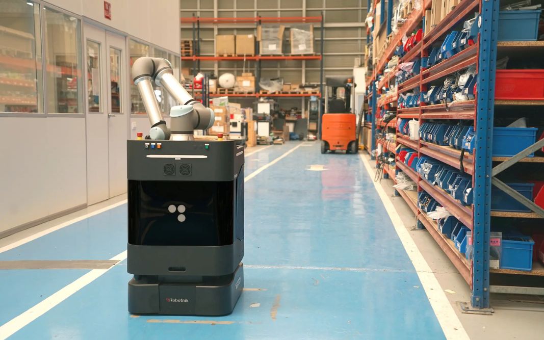 Robot mobile manipolatore RB-THERON+